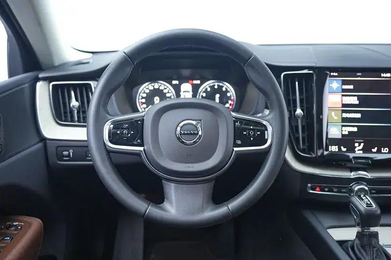2020 Volvo XC60 T5 AWD Inscription Luxury Edition — миниатюра 16