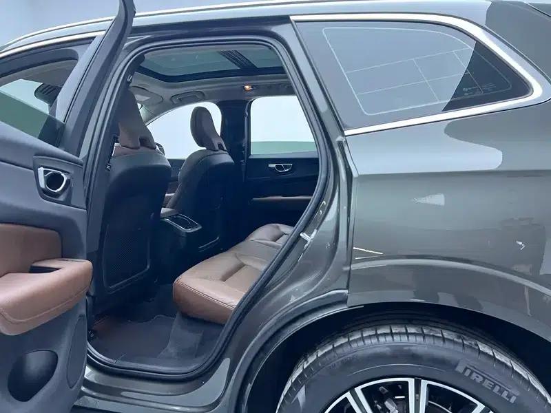 2020 Volvo XC60 T5 AWD Inscription Luxury Edition — миниатюра 18