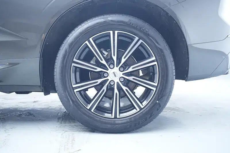 2020 Volvo XC60 T5 AWD Inscription Luxury Edition — миниатюра 9