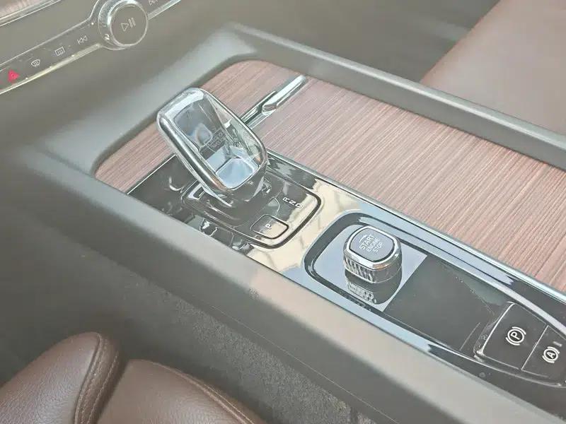 2022 Volvo XC60 B5 AWD Inscription Luxury Edition — миниатюра 20