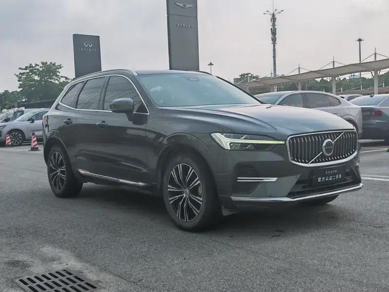 2022 Volvo XC60 B5 AWD Inscription Luxury Edition — миниатюра 3