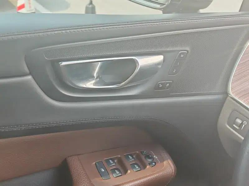 2022 Volvo XC60 B5 AWD Inscription Luxury Edition — миниатюра 25