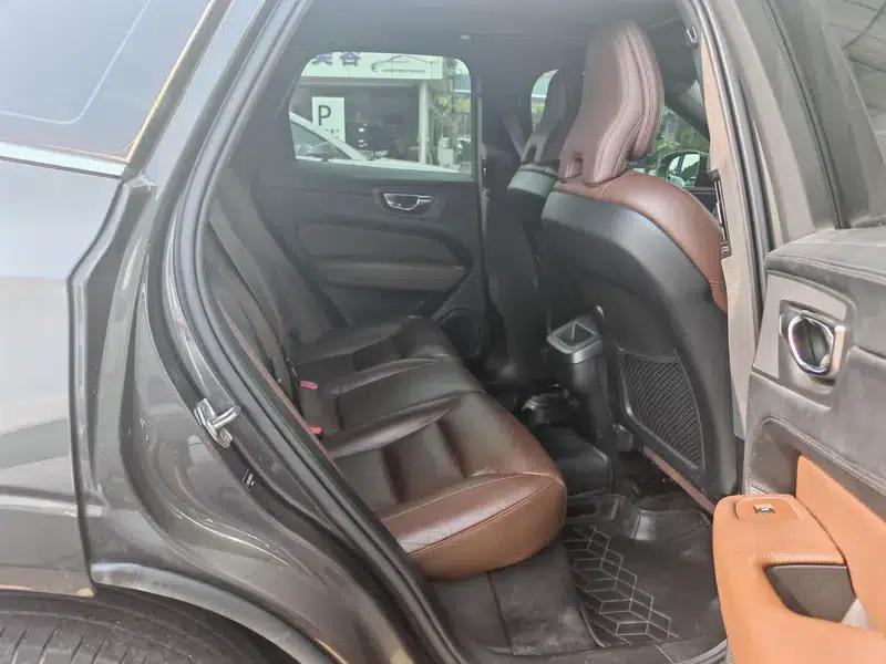 2022 Volvo XC60 B5 AWD Inscription Luxury Edition — миниатюра 27