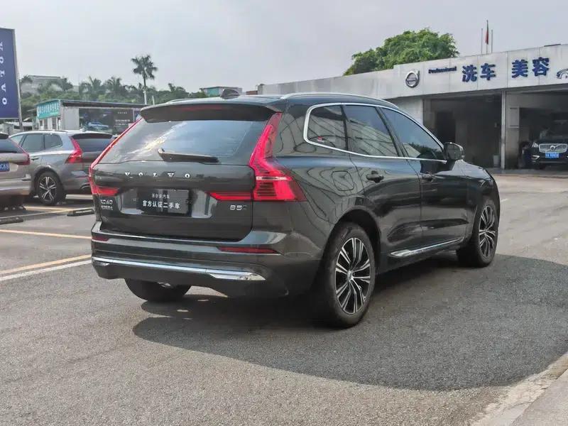 2022 Volvo XC60 B5 AWD Inscription Luxury Edition — миниатюра 6
