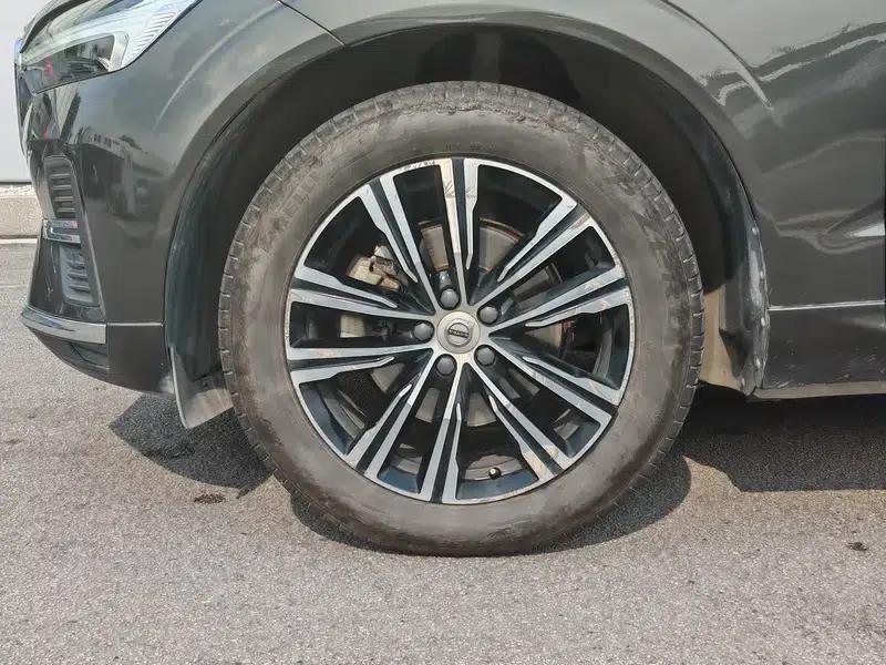 2022 Volvo XC60 B5 AWD Inscription Luxury Edition — миниатюра 9