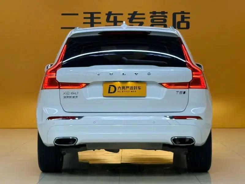 2021 Volvo XC60 T5 AWD Inscription Luxury Edition — миниатюра 5