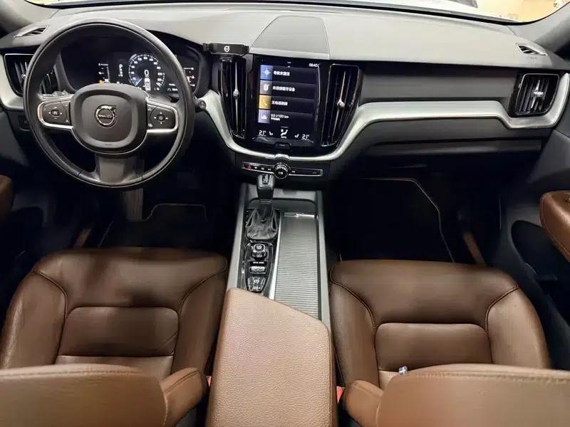 2021 Volvo XC60 T5 AWD Inscription Luxury Edition — миниатюра 7