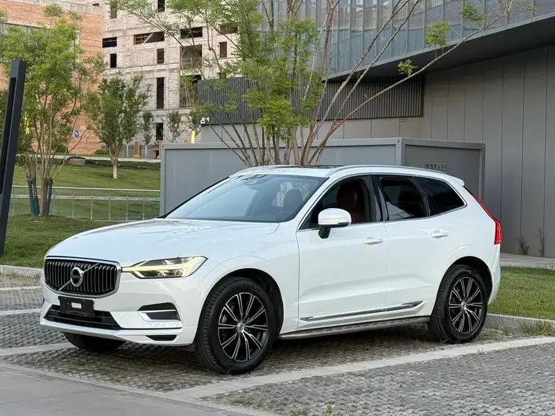 2021 Volvo XC60 T5 AWD Inscription Luxury Edition — миниатюра 1