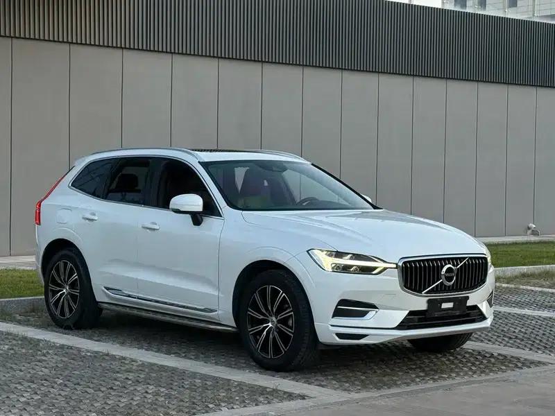 2021 Volvo XC60 T5 AWD Inscription Luxury Edition — миниатюра 3