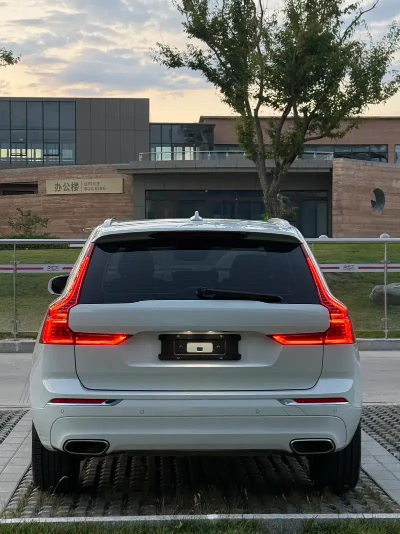 2021 Volvo XC60 T5 AWD Inscription Luxury Edition — миниатюра 5