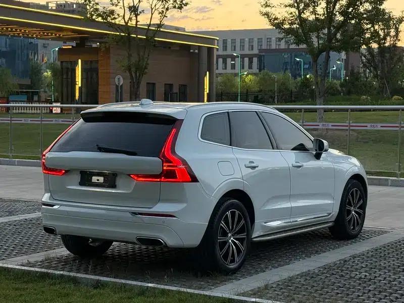 2021 Volvo XC60 T5 AWD Inscription Luxury Edition — миниатюра 6