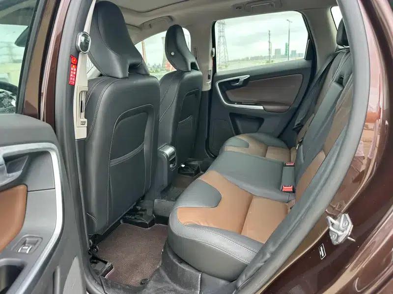 2017 Volvo XC60 T5 AWD Smart Upgrade Edition — миниатюра 13