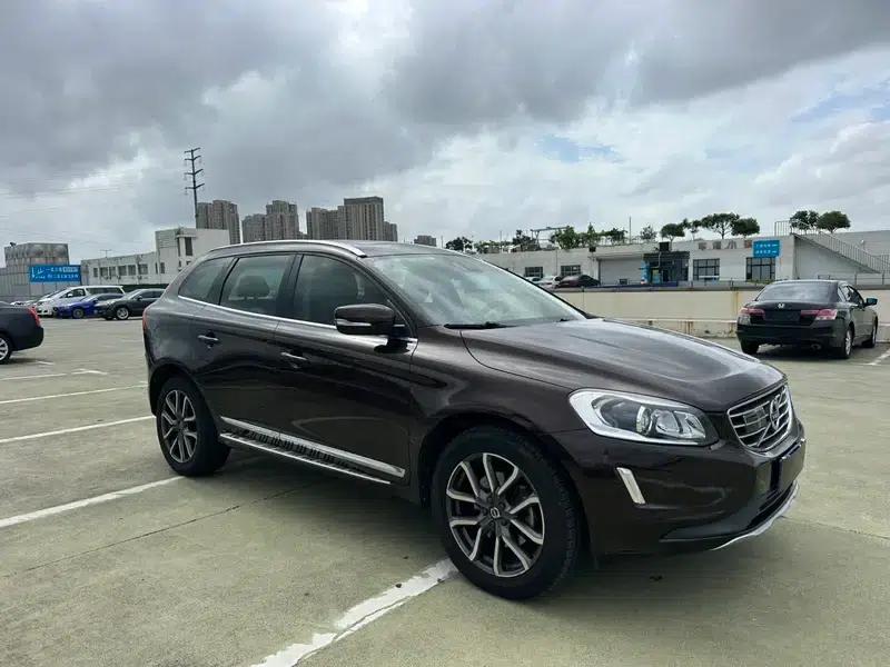2017 Volvo XC60 T5 AWD Smart Upgrade Edition — миниатюра 3