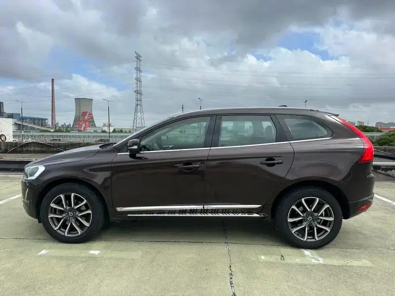 2017 Volvo XC60 T5 AWD Smart Upgrade Edition — миниатюра 4