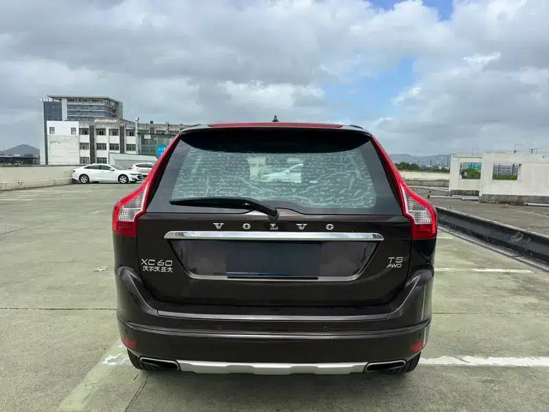 2017 Volvo XC60 T5 AWD Smart Upgrade Edition — миниатюра 6