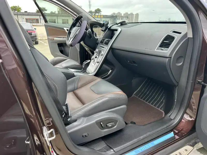 2017 Volvo XC60 T5 AWD Smart Upgrade Edition — миниатюра 8