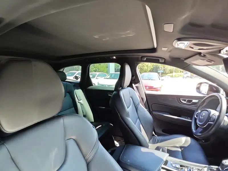 2021 Volvo XC60 T5 AWD Inscription Sport Edition — миниатюра 5