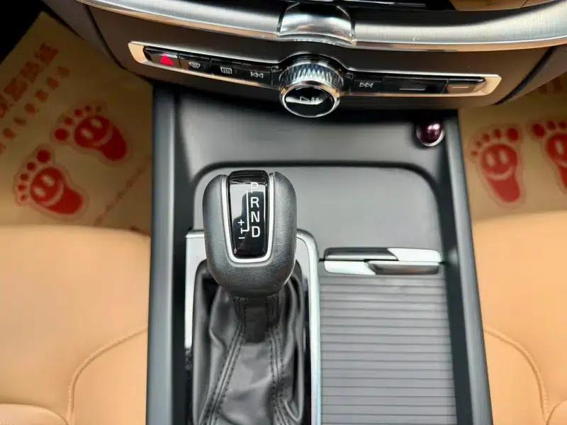 Volvo XC60 2019 T5 AWD Smart Edition (China VI Emission Standard) — миниатюра 14