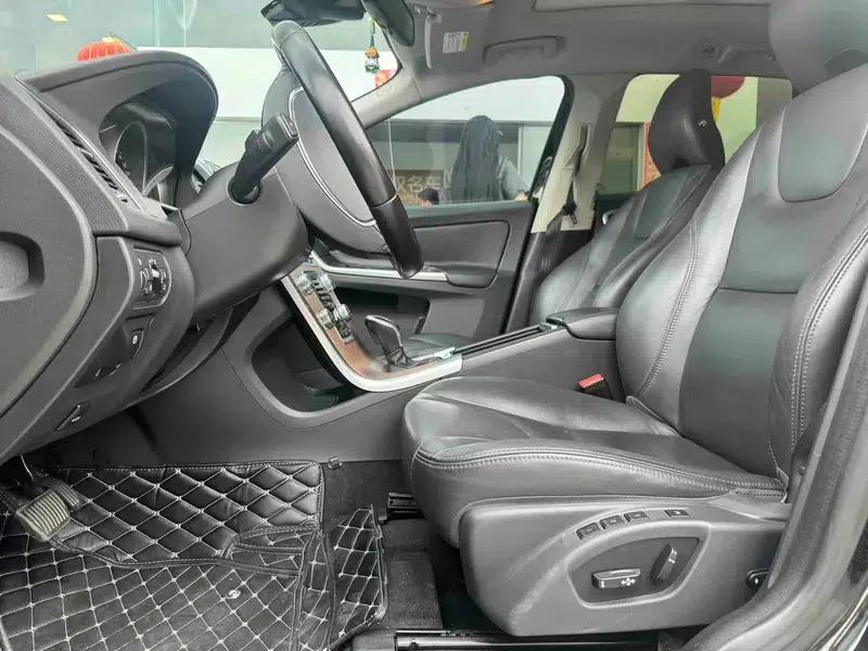 2017 Volvo XC60 T5 Smart Edition — миниатюра 8