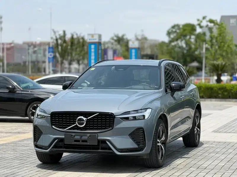 2022 Volvo XC60 B5 AWD Inscription Sport Edition — миниатюра 1