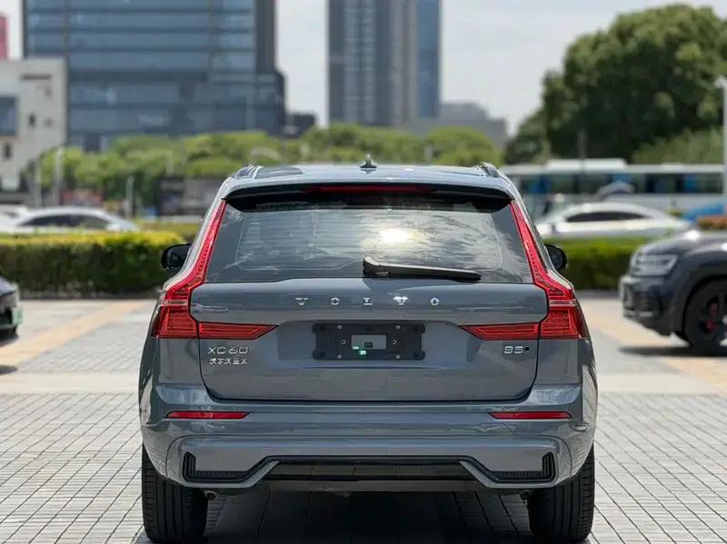 2022 Volvo XC60 B5 AWD Inscription Sport Edition — миниатюра 5
