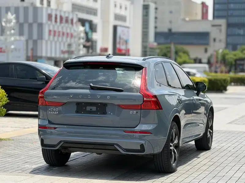 2022 Volvo XC60 B5 AWD Inscription Sport Edition — миниатюра 6