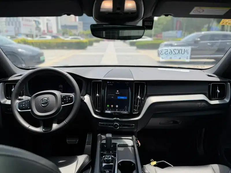 2022 Volvo XC60 B5 AWD Inscription Sport Edition — миниатюра 10