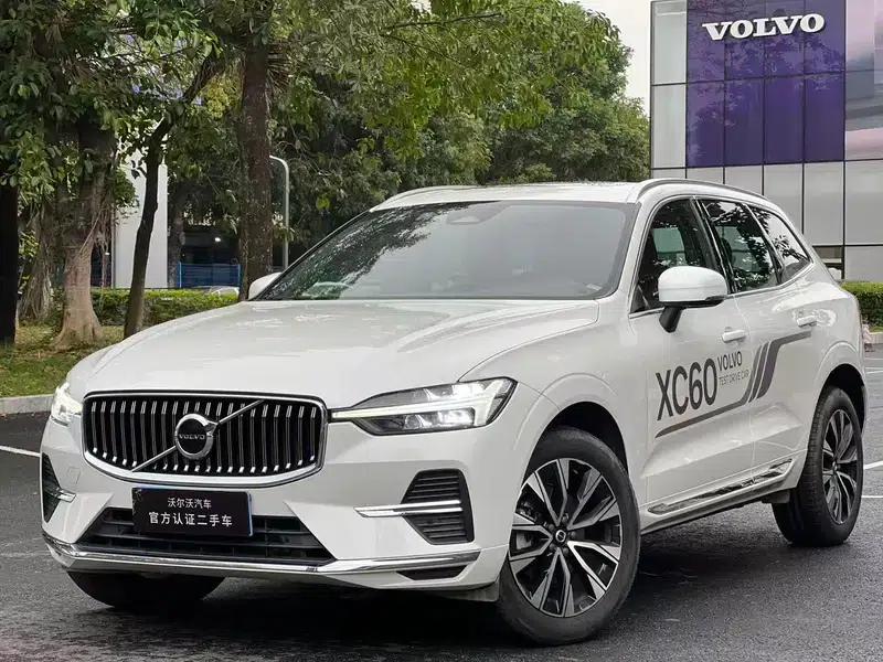 2025 Volvo XC60 B5 AWD Inscription Luxury Edition — миниатюра 1