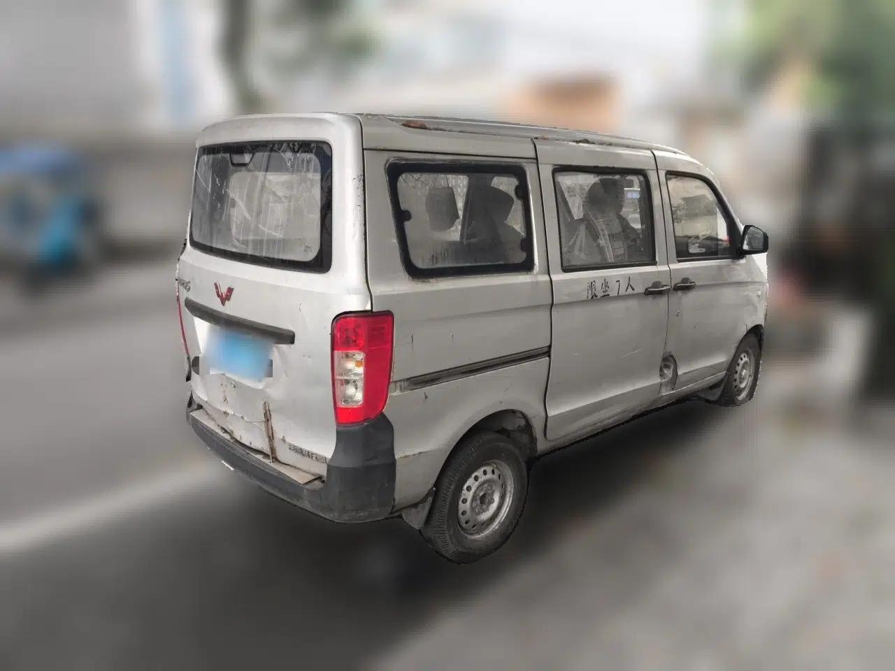 Wuling Zhiguang 2015 1.2L S Practical Model LSI — миниатюра 6