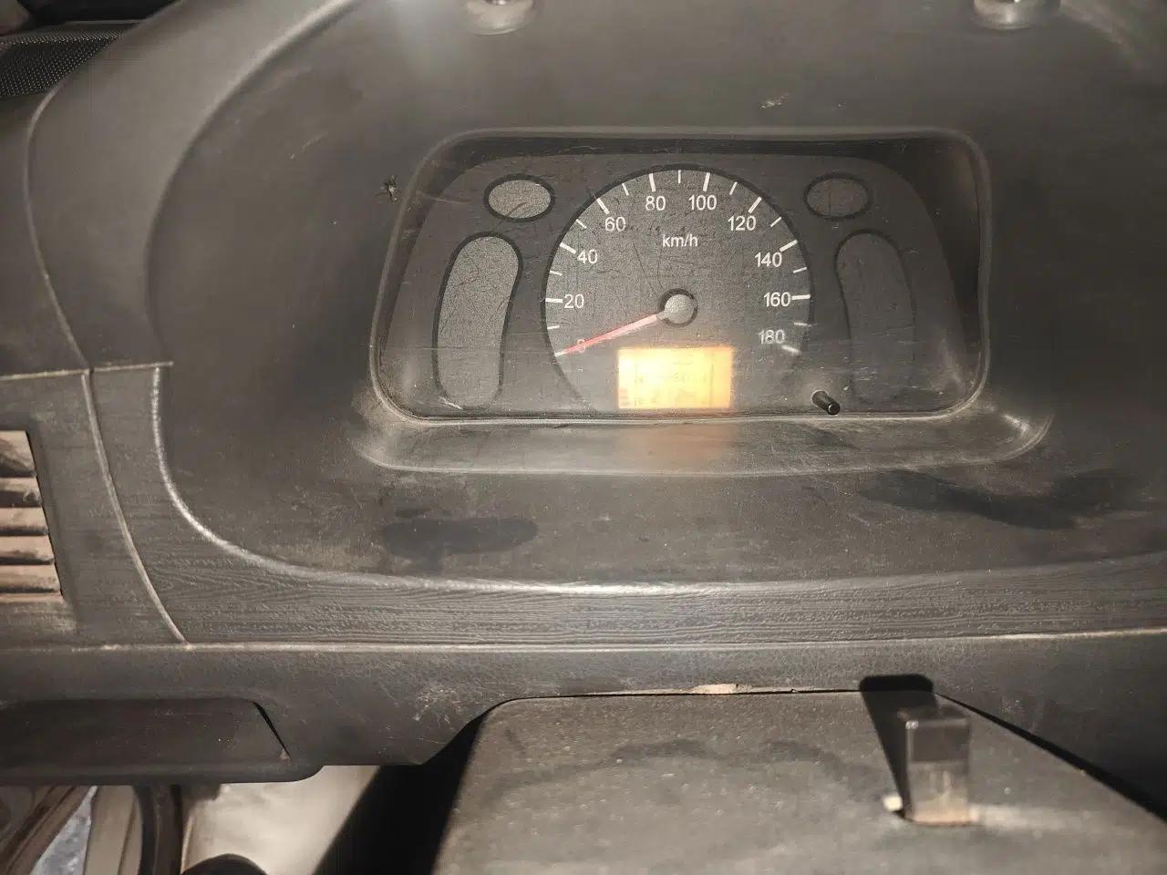 Wuling Zhiguang 2010 1.0L Base Version — миниатюра 11