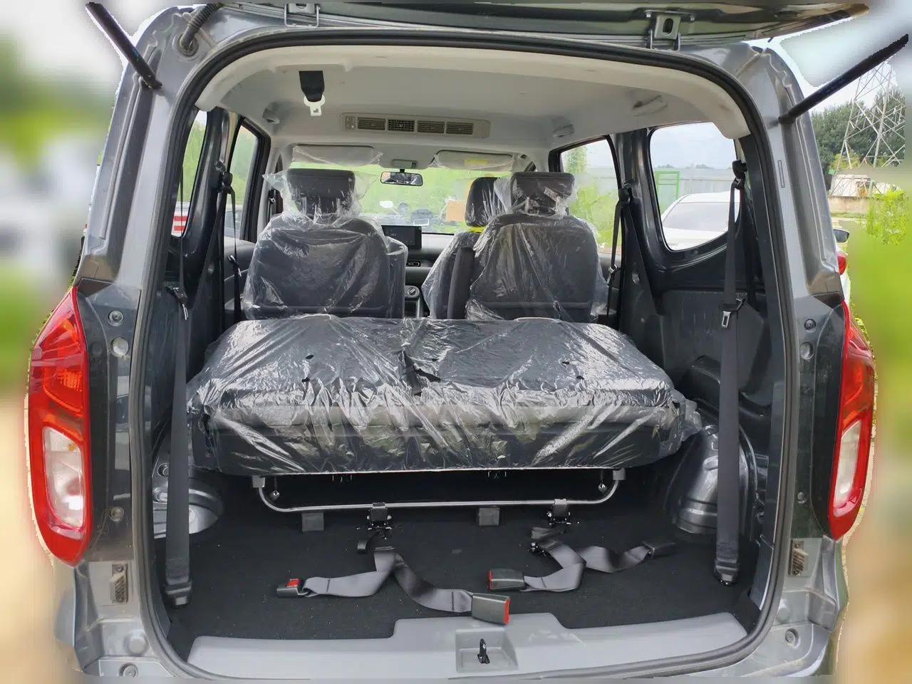 Wuling Hongguang New Energy 2025 Extended-Range Hybrid 50KM Comfort Version — миниатюра 19