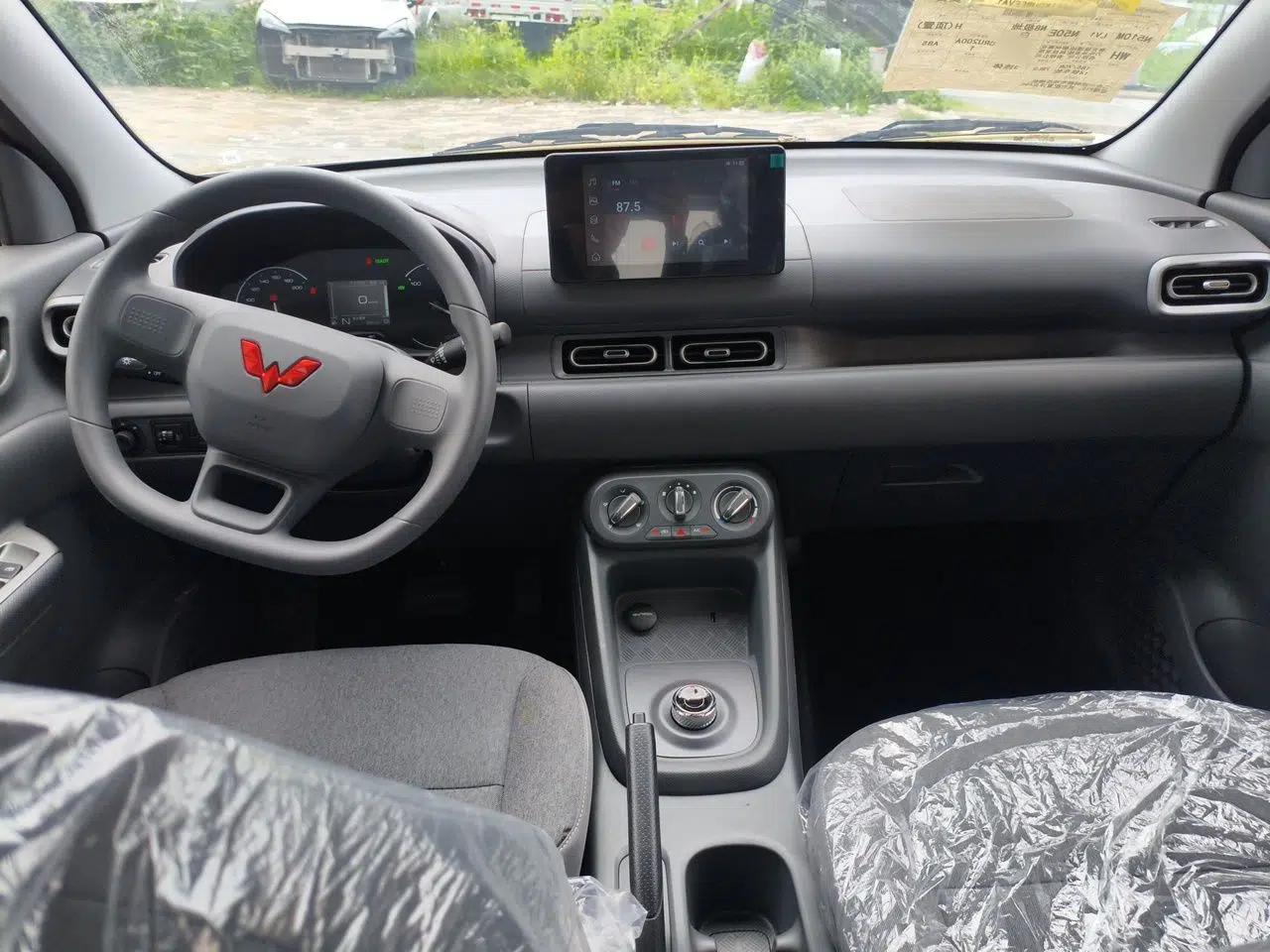 Wuling Hongguang New Energy 2025 Extended-Range Hybrid 50KM Comfort Version — миниатюра 9