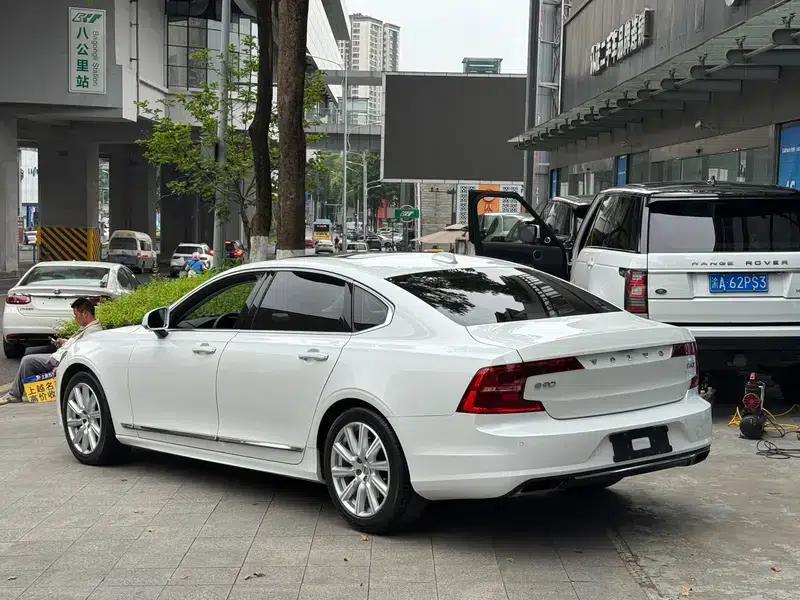 2020 Volvo S90 T5 Inscription Luxury Edition — миниатюра 4