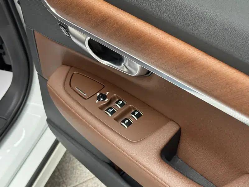 2020 Volvo S90 T5 Inscription Luxury Edition — миниатюра 7