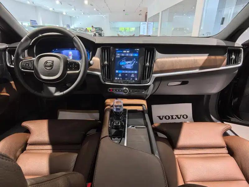 2025 Volvo S90 B5 Inscription Luxury Edition — миниатюра 12