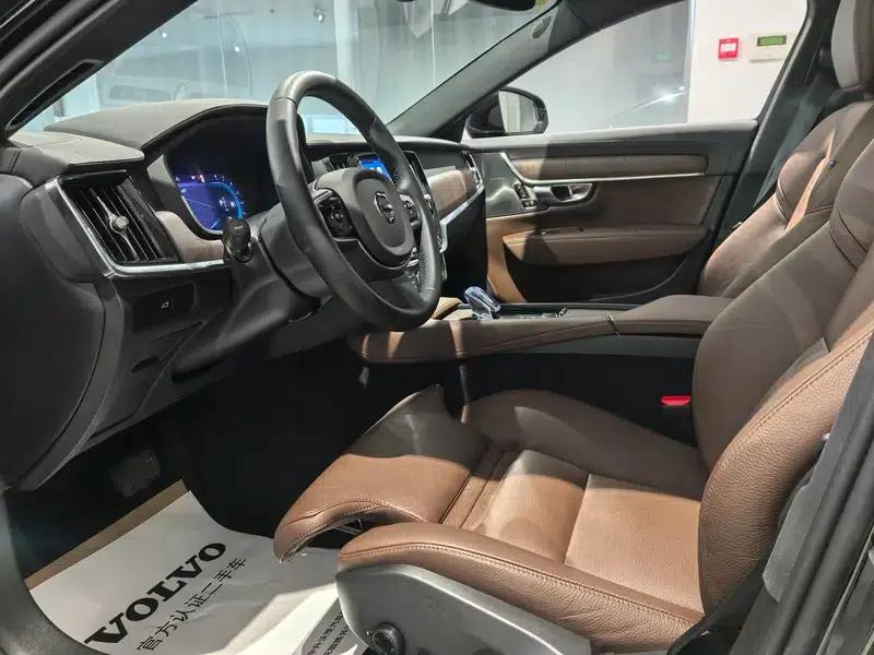 2025 Volvo S90 B5 Inscription Luxury Edition — миниатюра 17