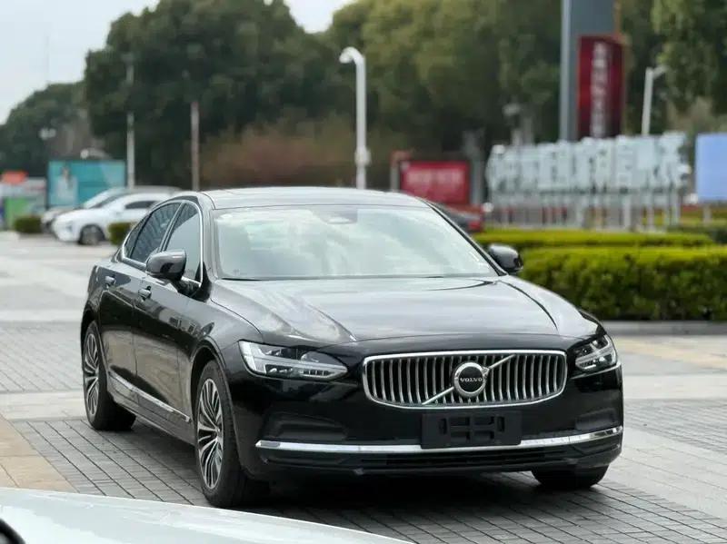 2025 Volvo S90 B5 Smart Luxury Edition — миниатюра 3
