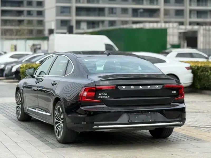 2025 Volvo S90 B5 Smart Luxury Edition — миниатюра 4