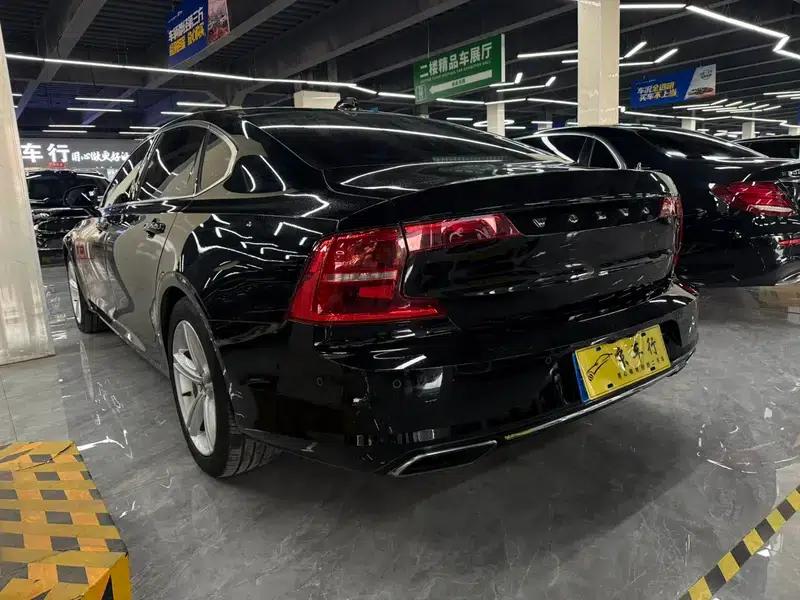 2018 Volvo S90 T4 Smart Edition — миниатюра 3