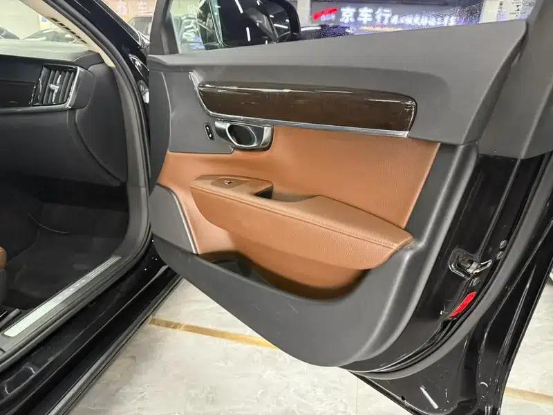 2018 Volvo S90 T4 Smart Edition — миниатюра 7