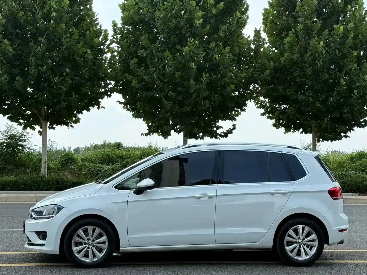 Golf Sportsvan 2016 230TSI Automatic Entry-Level Model — миниатюра 3
