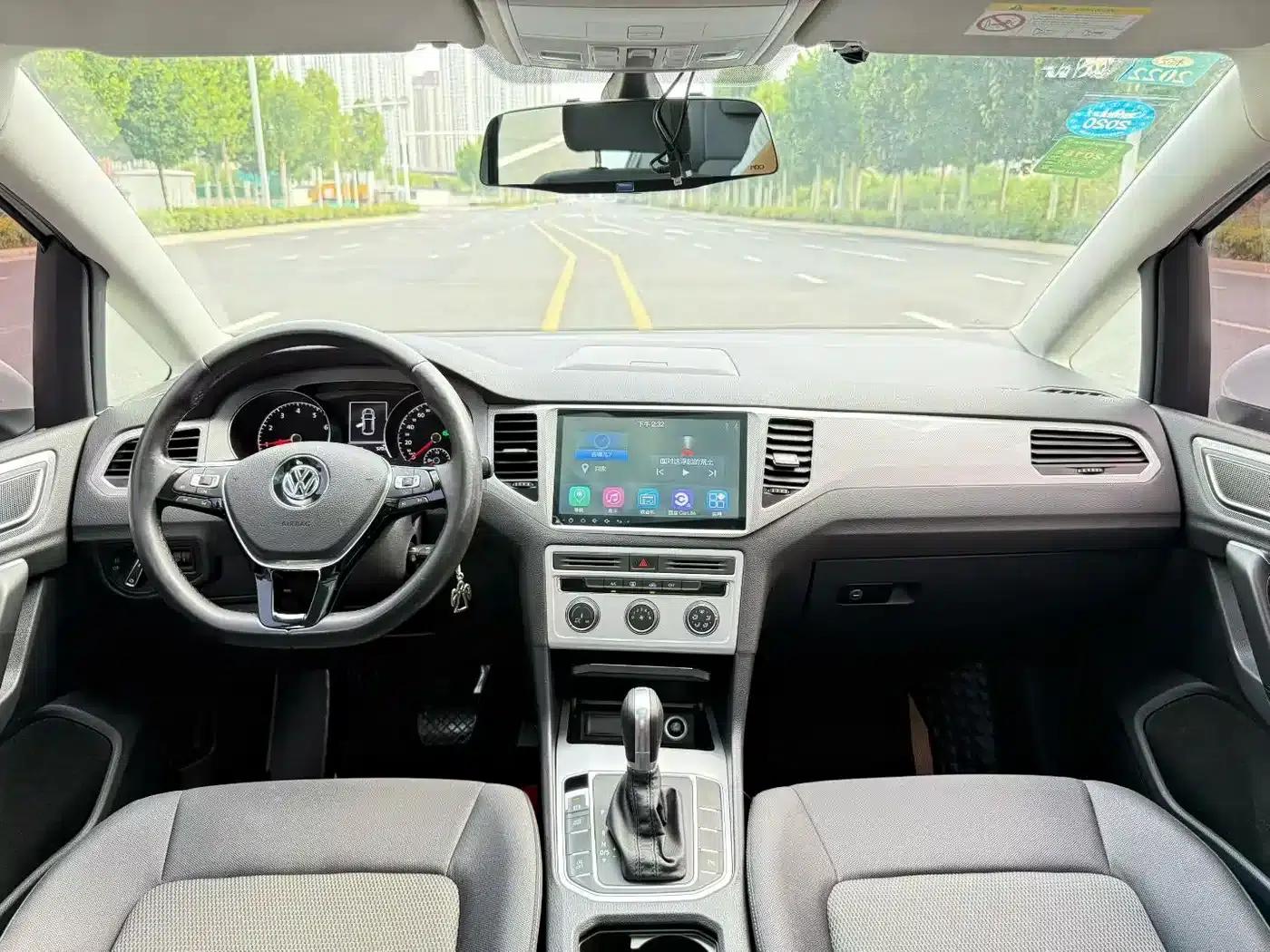 Golf Sportsvan 2016 230TSI Automatic Entry-Level Model — миниатюра 5