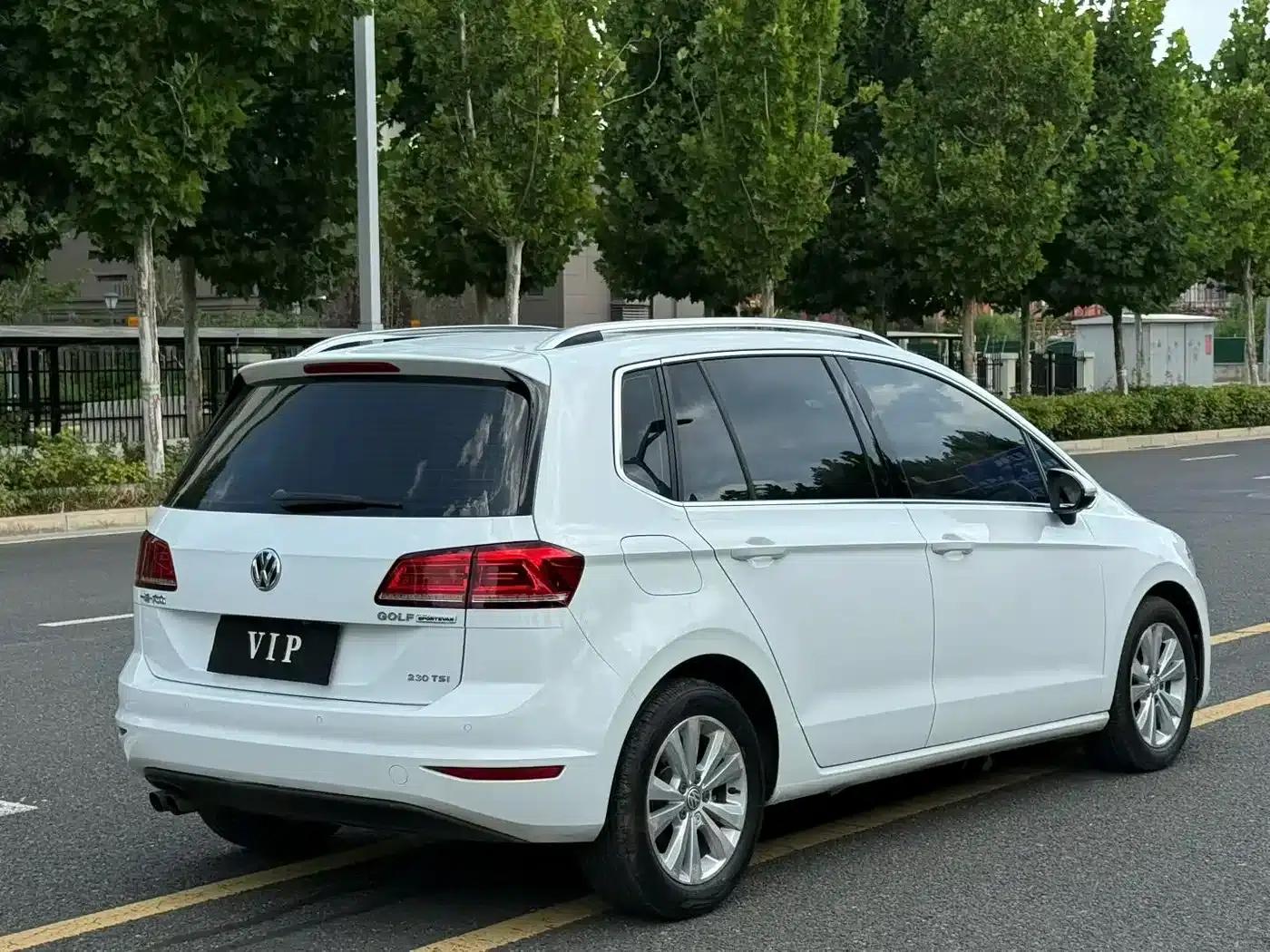 Golf Sportsvan 2016 230TSI Automatic Entry-Level Model — миниатюра 7