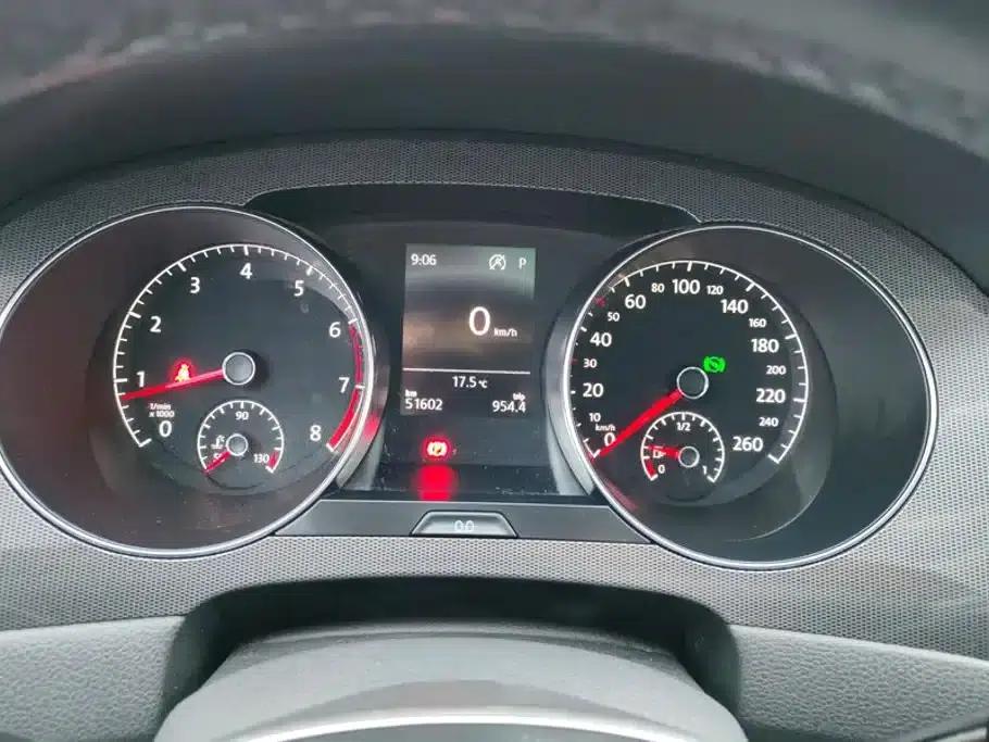 Golf Sportsvan 2016 230TSI Automatic Entry-Level Model — миниатюра 14