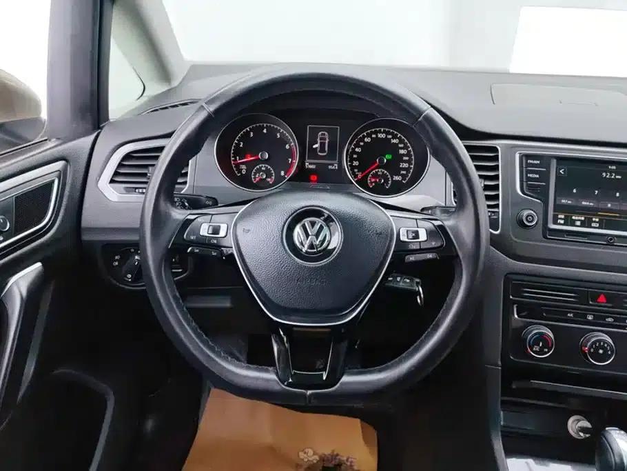 Golf Sportsvan 2016 230TSI Automatic Entry-Level Model — миниатюра 15