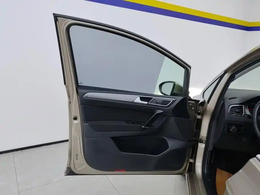 Golf Sportsvan 2016 230TSI Automatic Entry-Level Model — миниатюра 7
