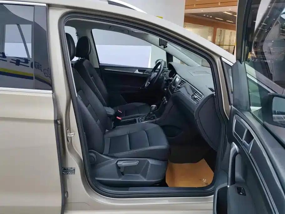 Golf Sportsvan 2016 230TSI Automatic Entry-Level Model — миниатюра 8
