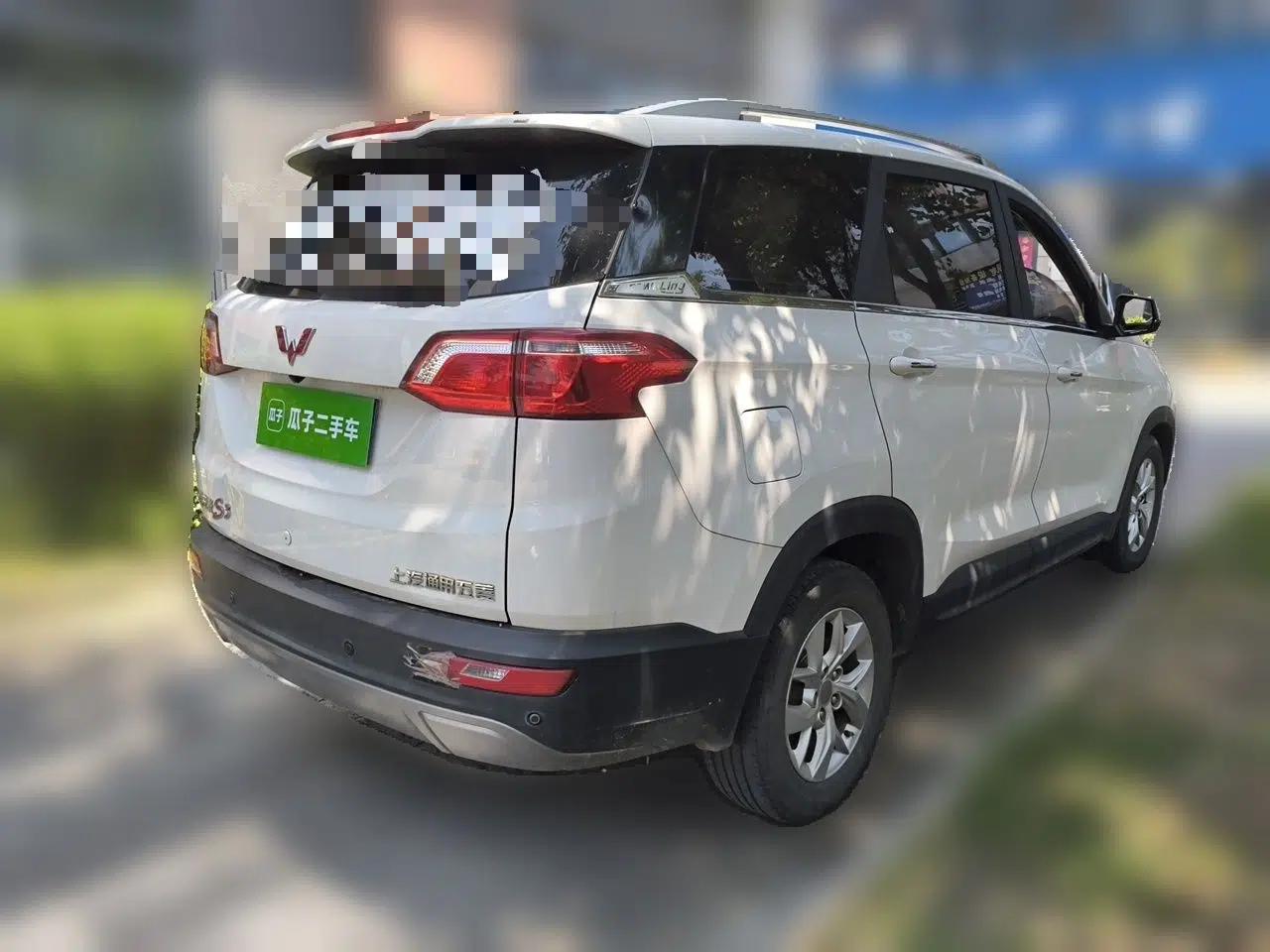 Wuling Hongguang S3 2018 1.5L Manual Luxury Model China V Standard — миниатюра 6
