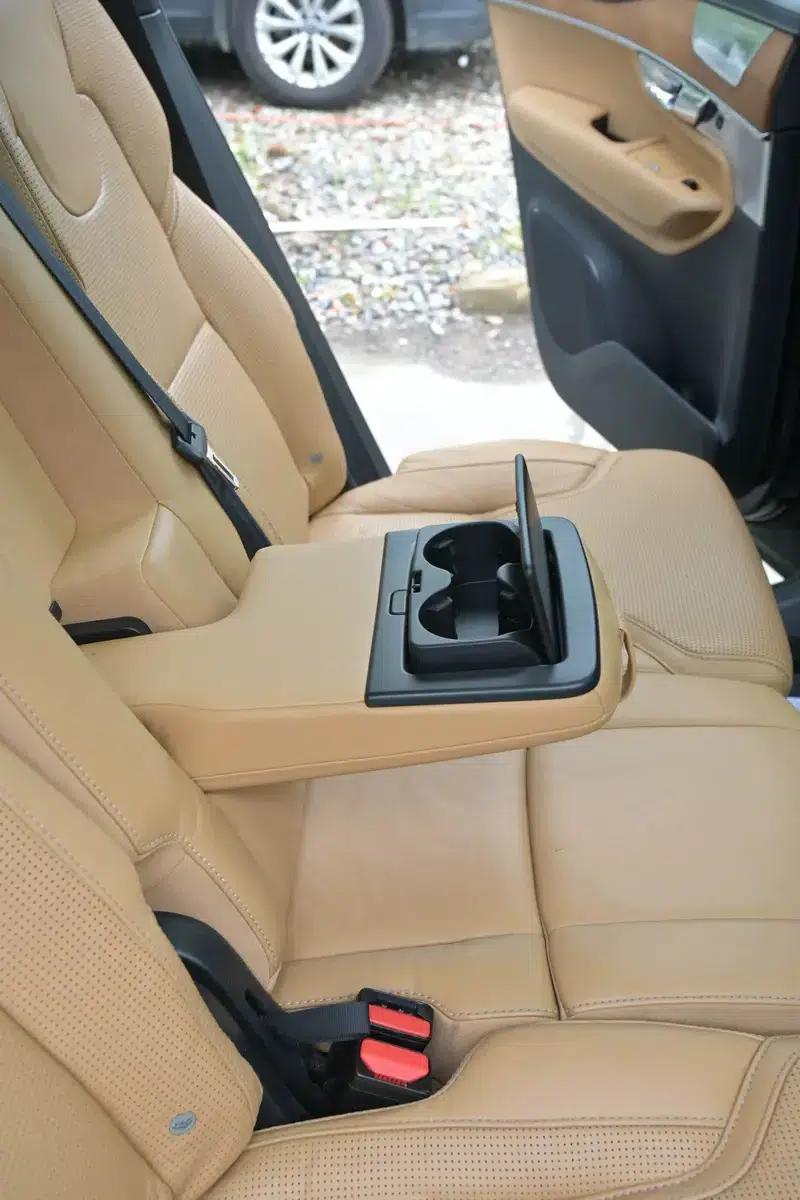 2015 Volvo XC90 T6 Limited Edition — миниатюра 15