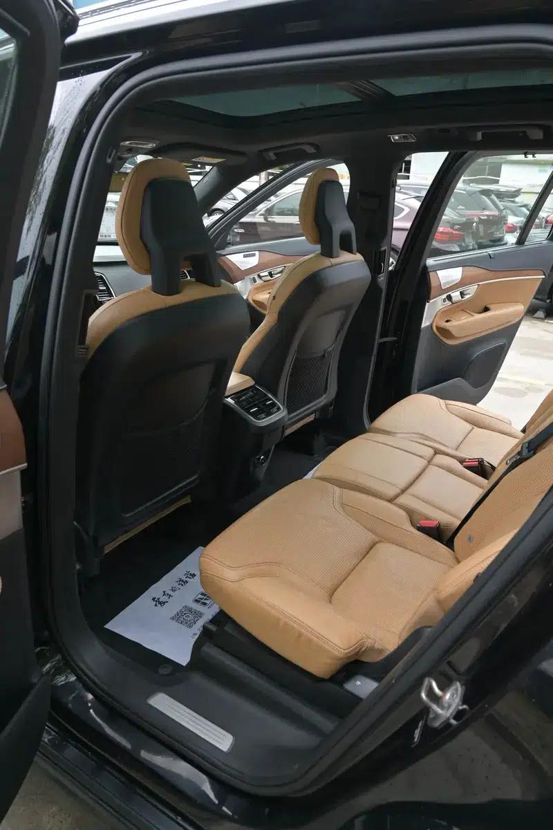 2015 Volvo XC90 T6 Limited Edition — миниатюра 17